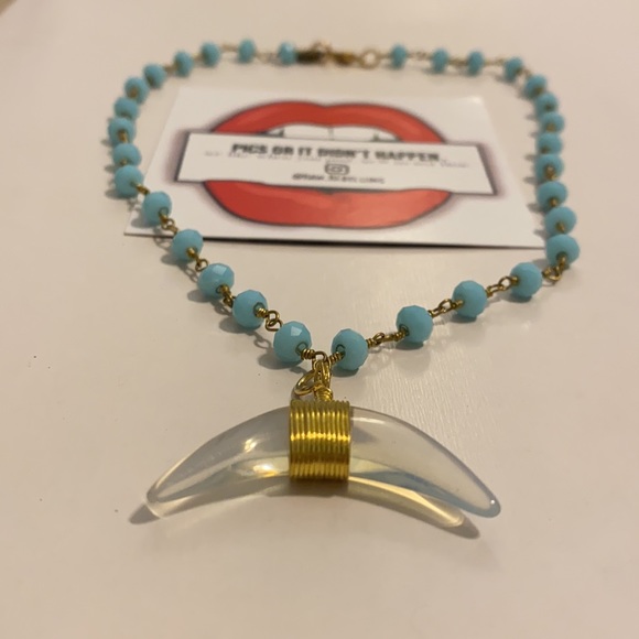 Raw & Rebellious Iridescent Horn Necklace - Picture 3 of 3